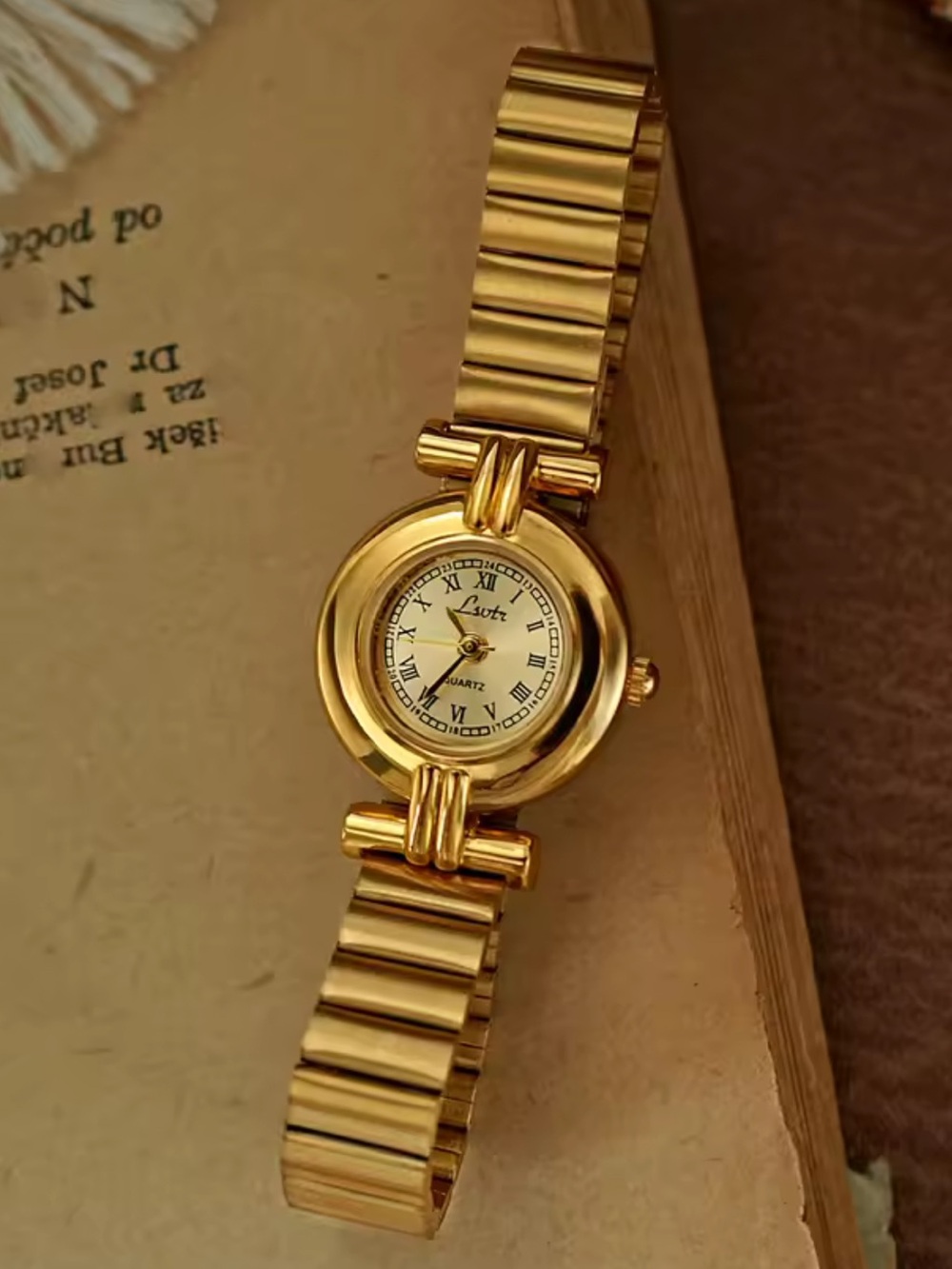 Classic Vintage Gold Women’s Watch with Roman Numeral Dial - Picture 9 of 12